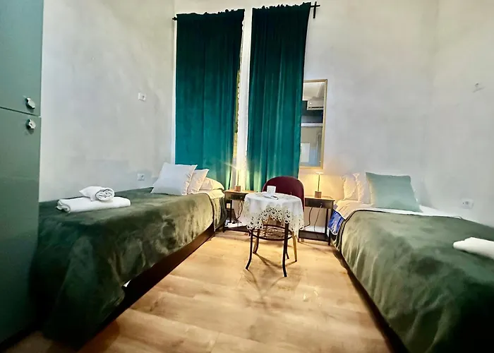 Holidays Hostel *