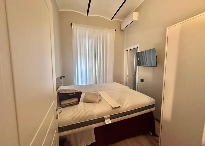 Holidays Hostel *