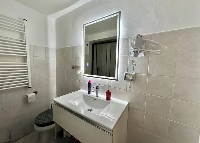 Holidays Hostel *